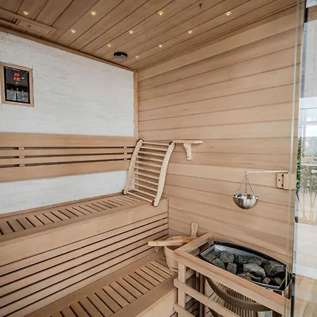 Christian In Odyssey & Pool-parking Apartamento