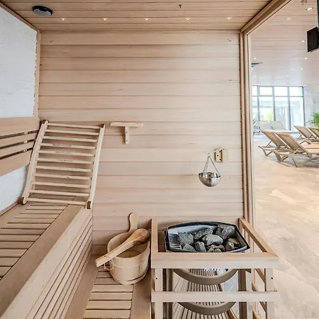 Christian In Odyssey & Pool-parking Apartamento