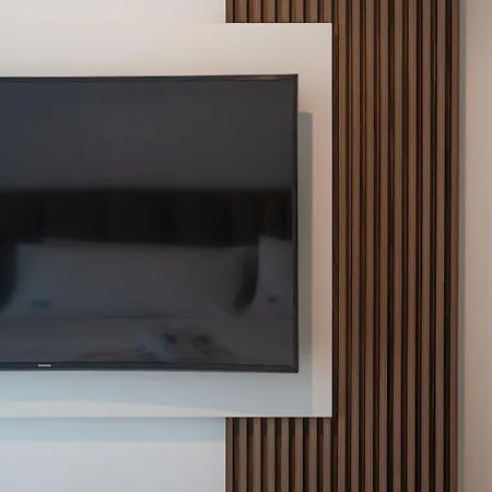 Christian In Odyssey & Pool-parking Apartamento *