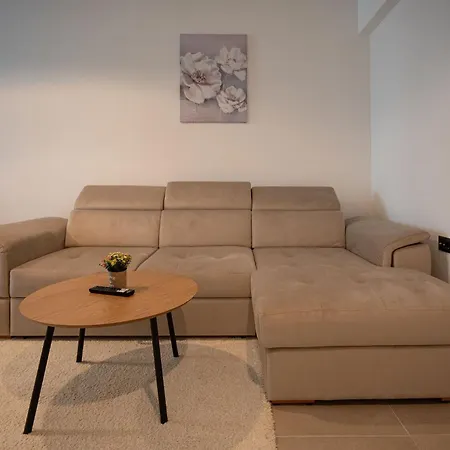 Christian In Odyssey & Pool-parking *