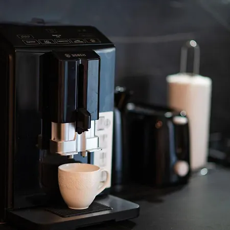 Christian In Odyssey & Pool-parking Apartamento *