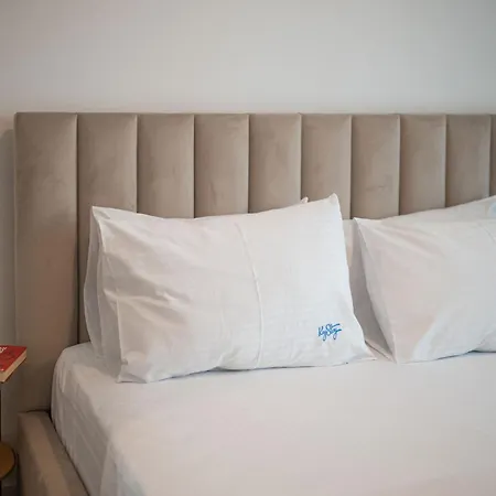 Christian In Odyssey & Pool-parking Apartamento