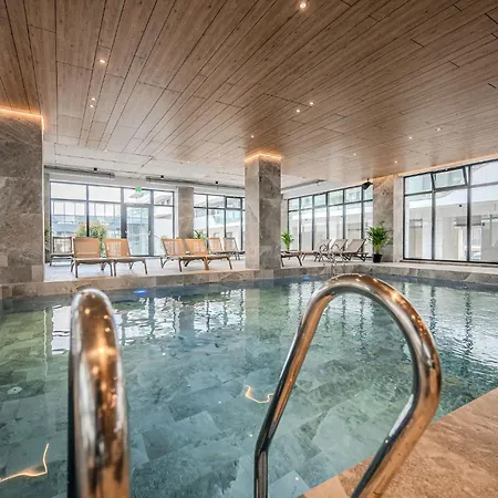 Christian In Odyssey & Pool-parking Năvodari