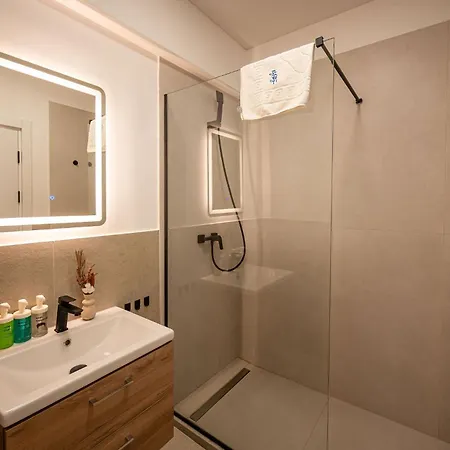 Christian In Odyssey & Pool-parking Năvodari